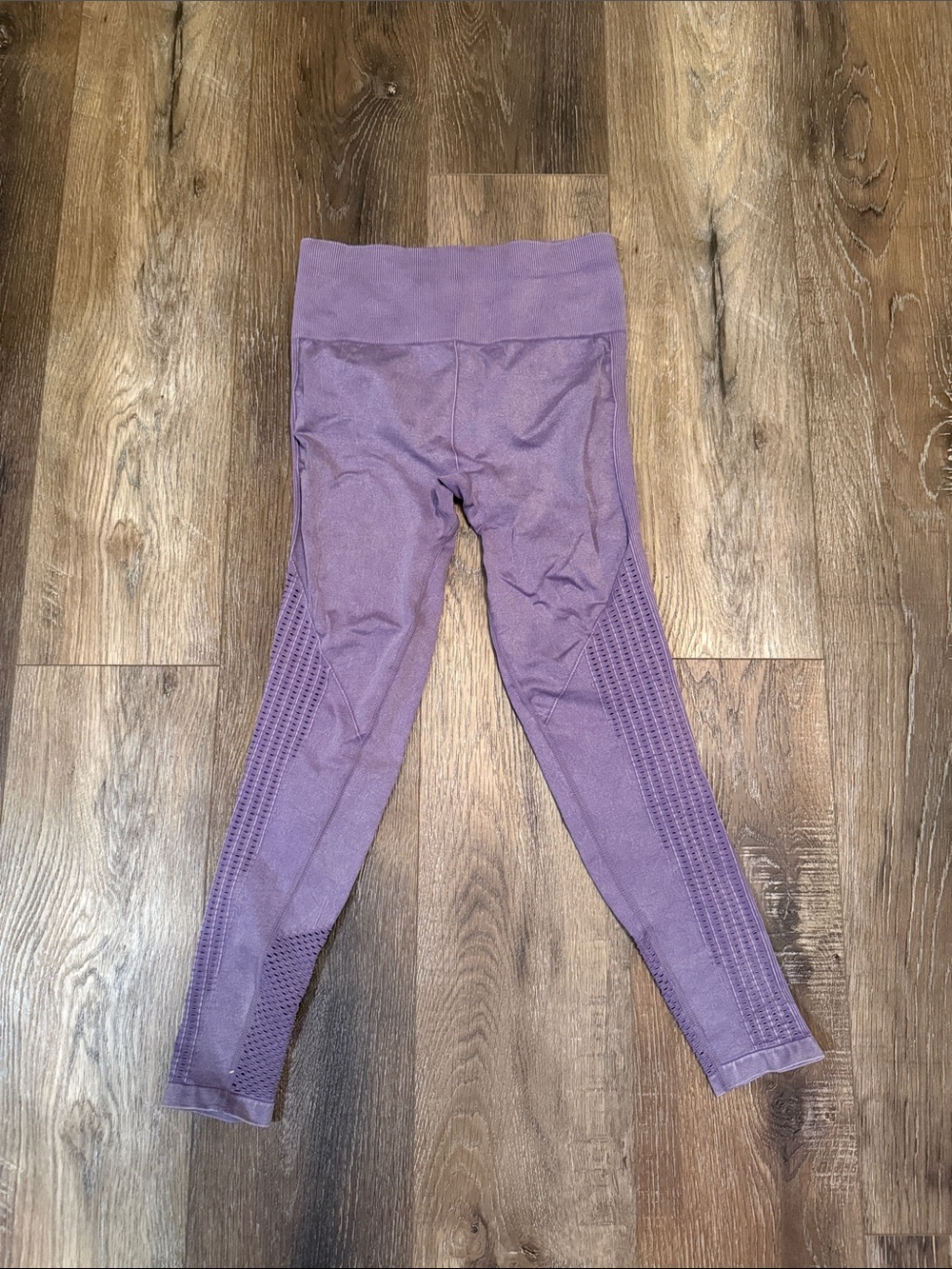Women’s FABLETICS size small Seamless Purple Active Leggings